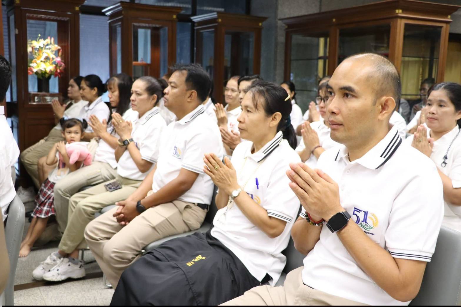 title - ศูนย์ส่งเสริมและพัฒนาอาชีพเสริมนอกภาคการเกษตร โดย สำนักงานการปฏิรูปที่ดินเพื่อเกษตรกรรม จัดโครงการพัฒนาบุคลากรเพื่อเพิ่มประสิทธิภาพการดำเนินงานด้านศิลปหัตถกรรม กิจกรรมไหว้ครูช่าง ณ ชั้น 2 อาคารพระมิ่งขวัญ ศูนย์ส่งเสริมและพัฒนาอาชีพเสริมนอกภาคการเกษตร (ศูนย์ศิลปาชีพบางไทรฯ (เดิม))